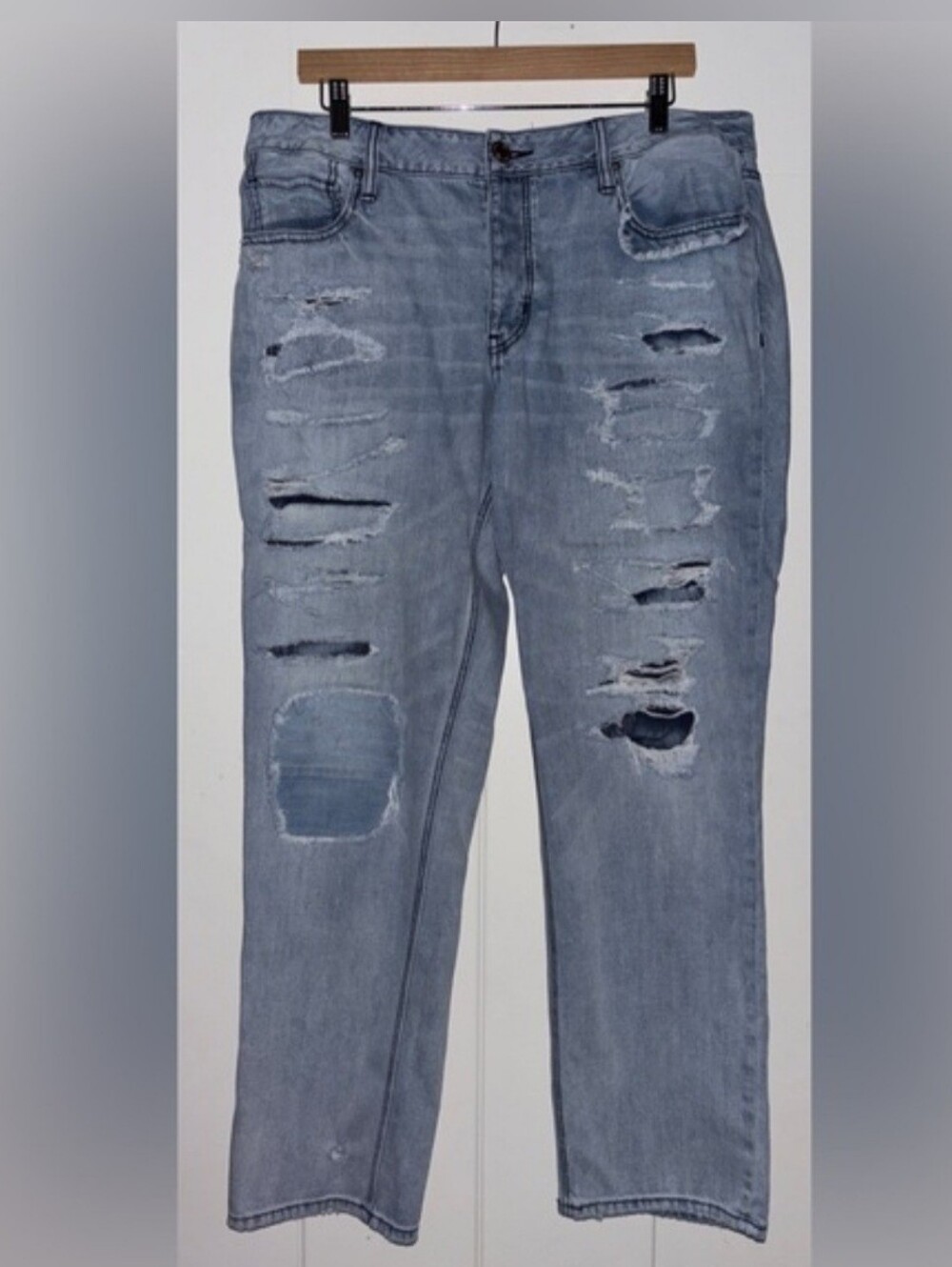 American Eagle Tomgirl Jeans Button Fly Light Distressed Women 16L Casual